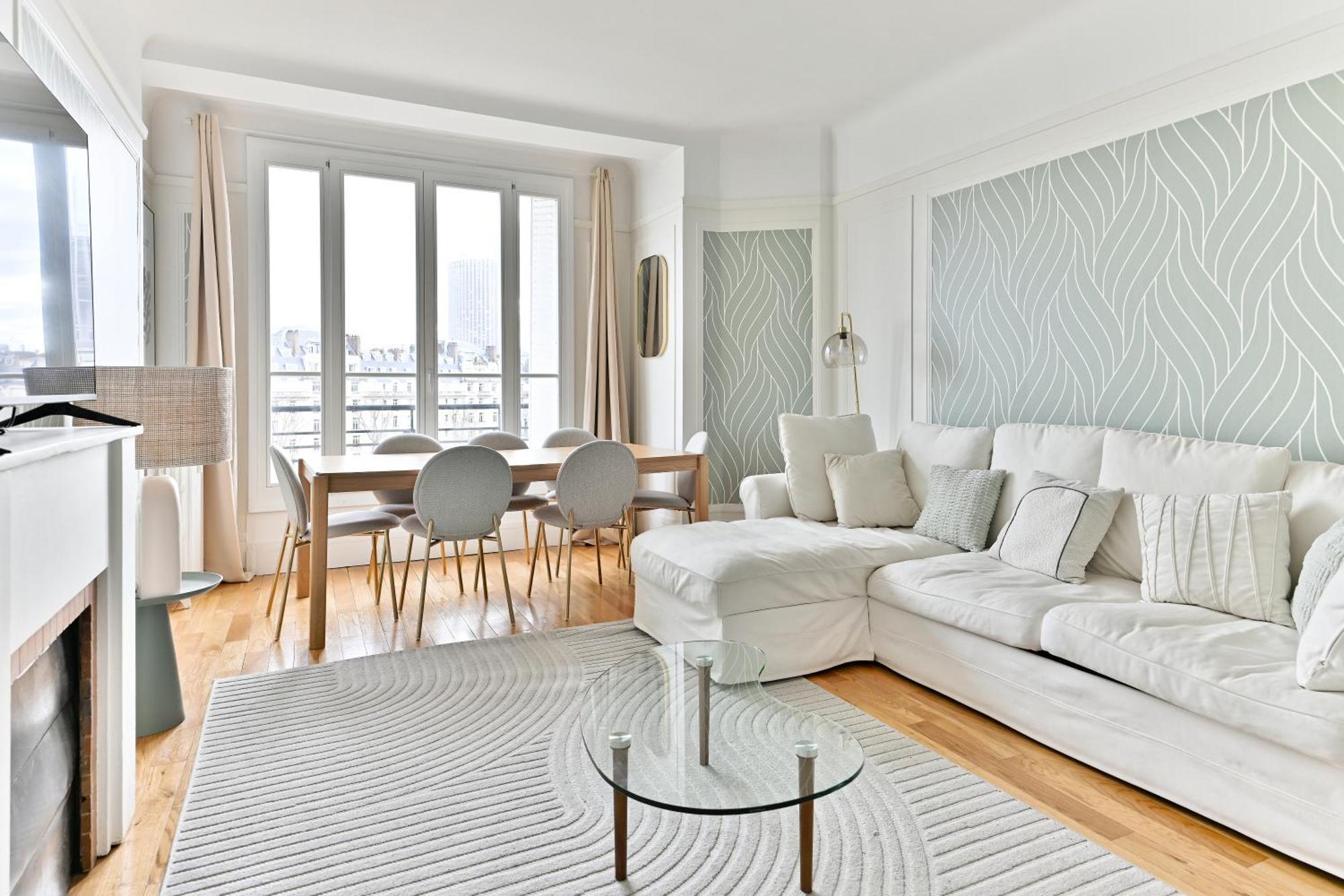 Proche 17eme Arrondissement - *